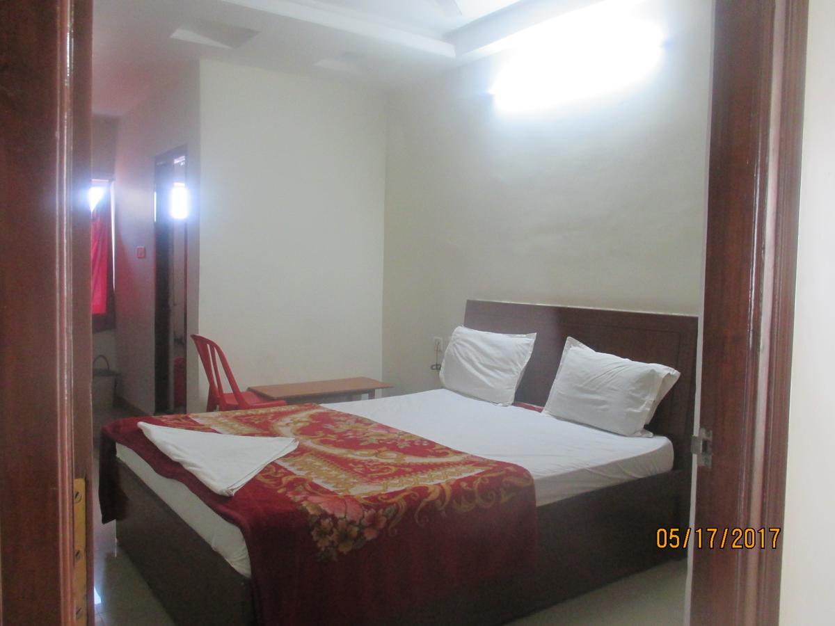 Sri Sai Ganesh Lodge Hyderabad Exterior photo