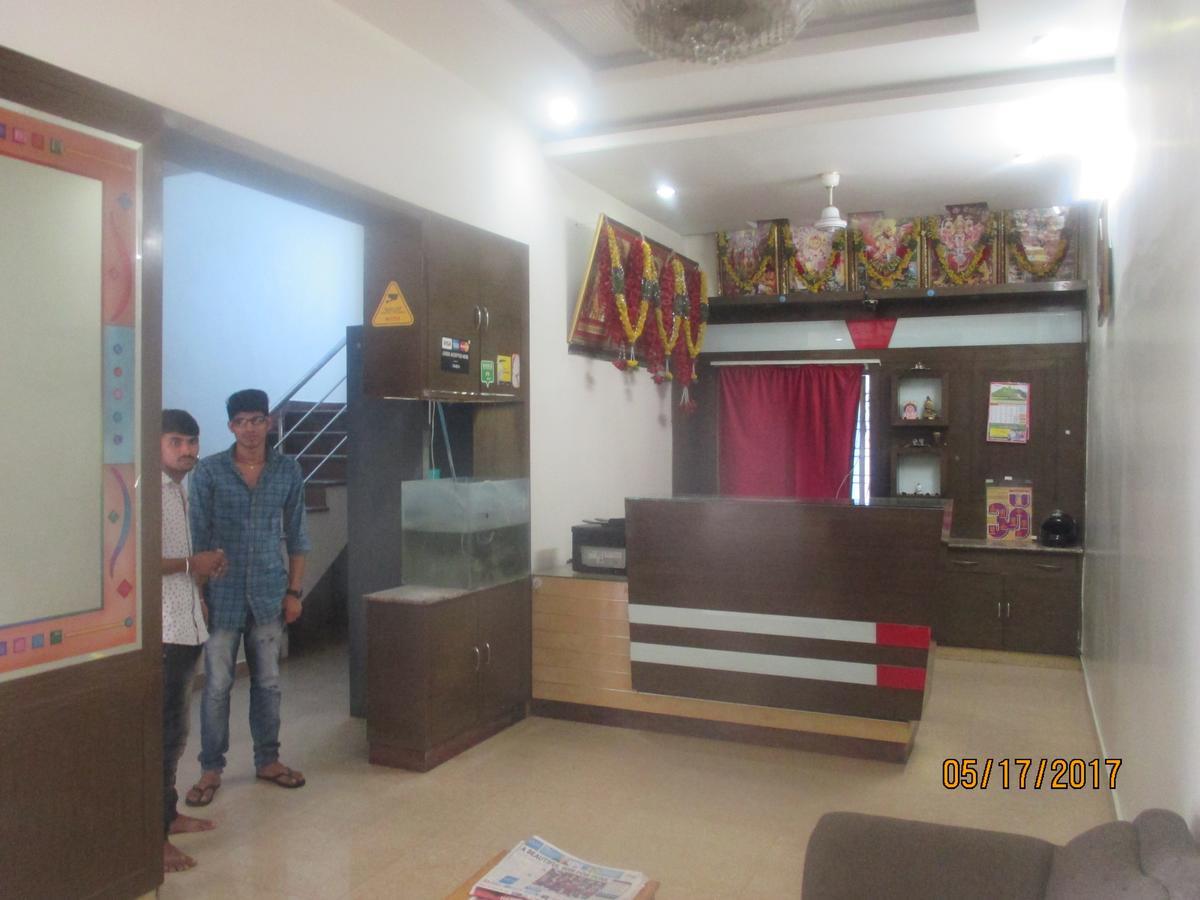 Sri Sai Ganesh Lodge Hyderabad Exterior photo
