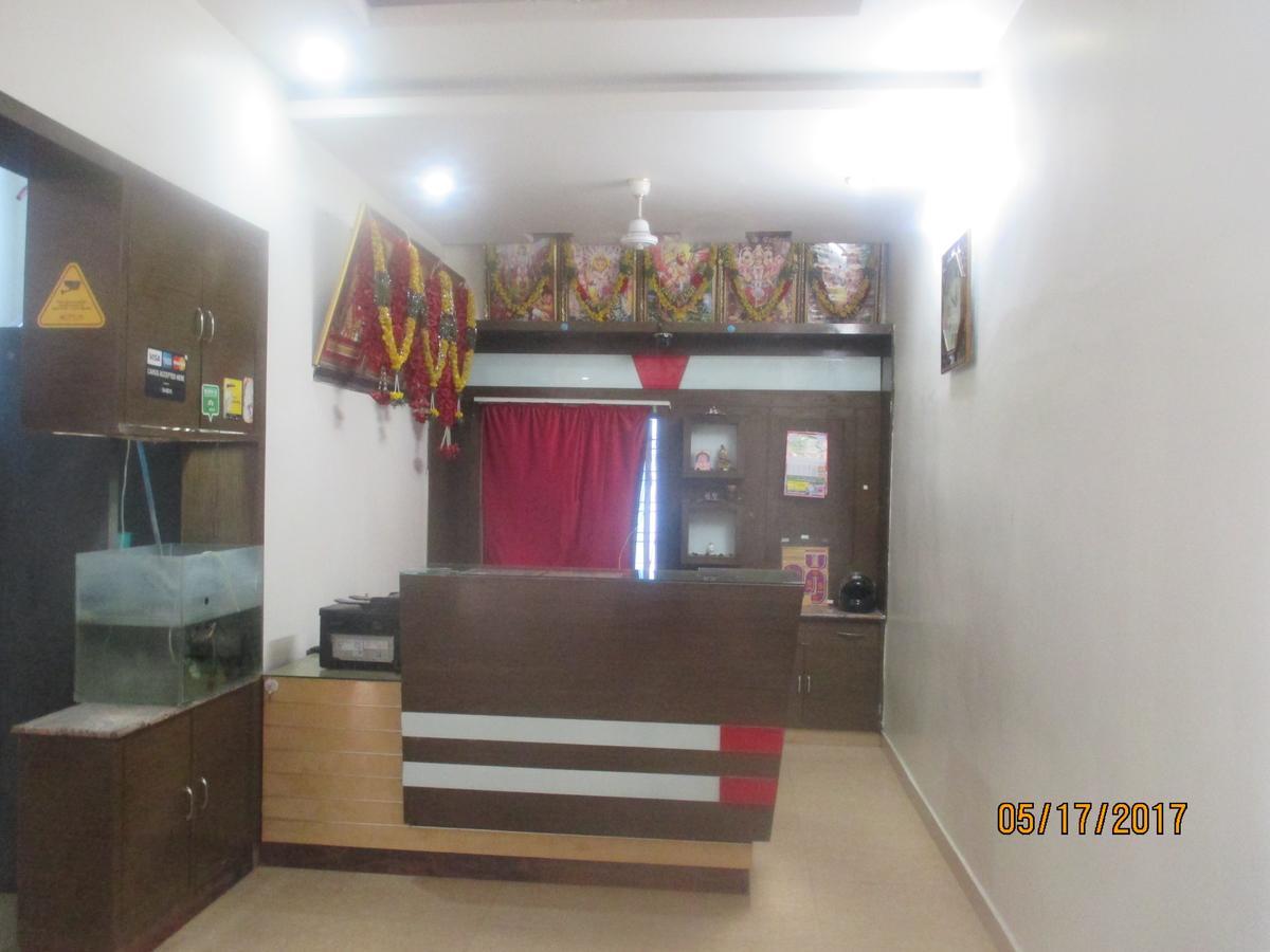 Sri Sai Ganesh Lodge Hyderabad Exterior photo